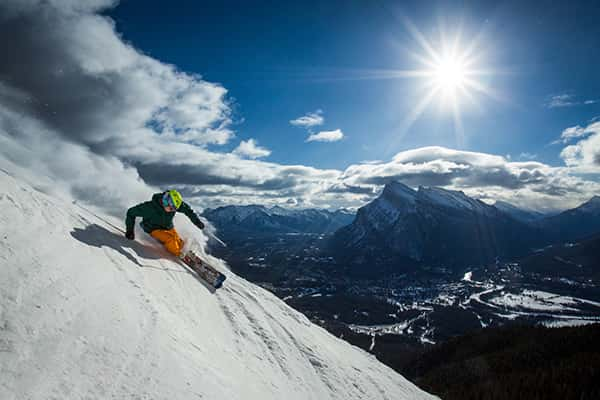 Snowboarding in Mount Norquay