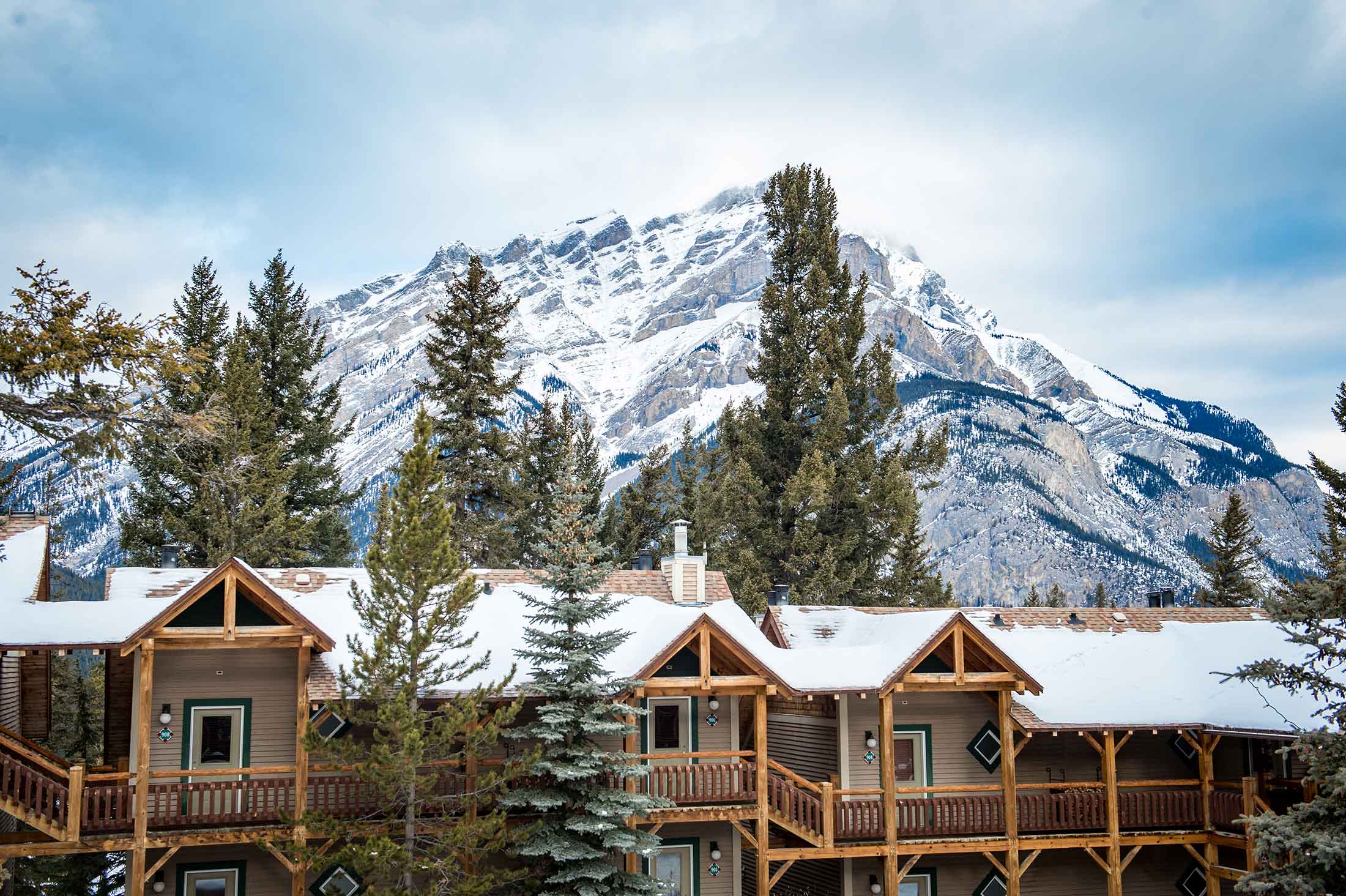 Buffalo Mountain Lodge — Banff